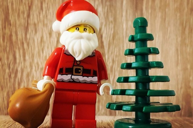 Buon Natale 2021 Le Piu Belle Frasi Di Auguri Per La Famiglia Gli Amici E I Colleghi