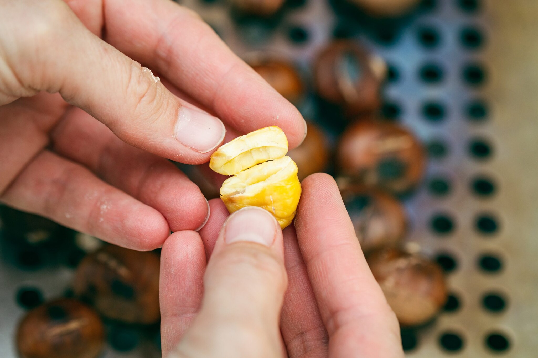 Come Sbucciare Facilmente Le Castagne Crude E Cotte 4 Metodi Veloci