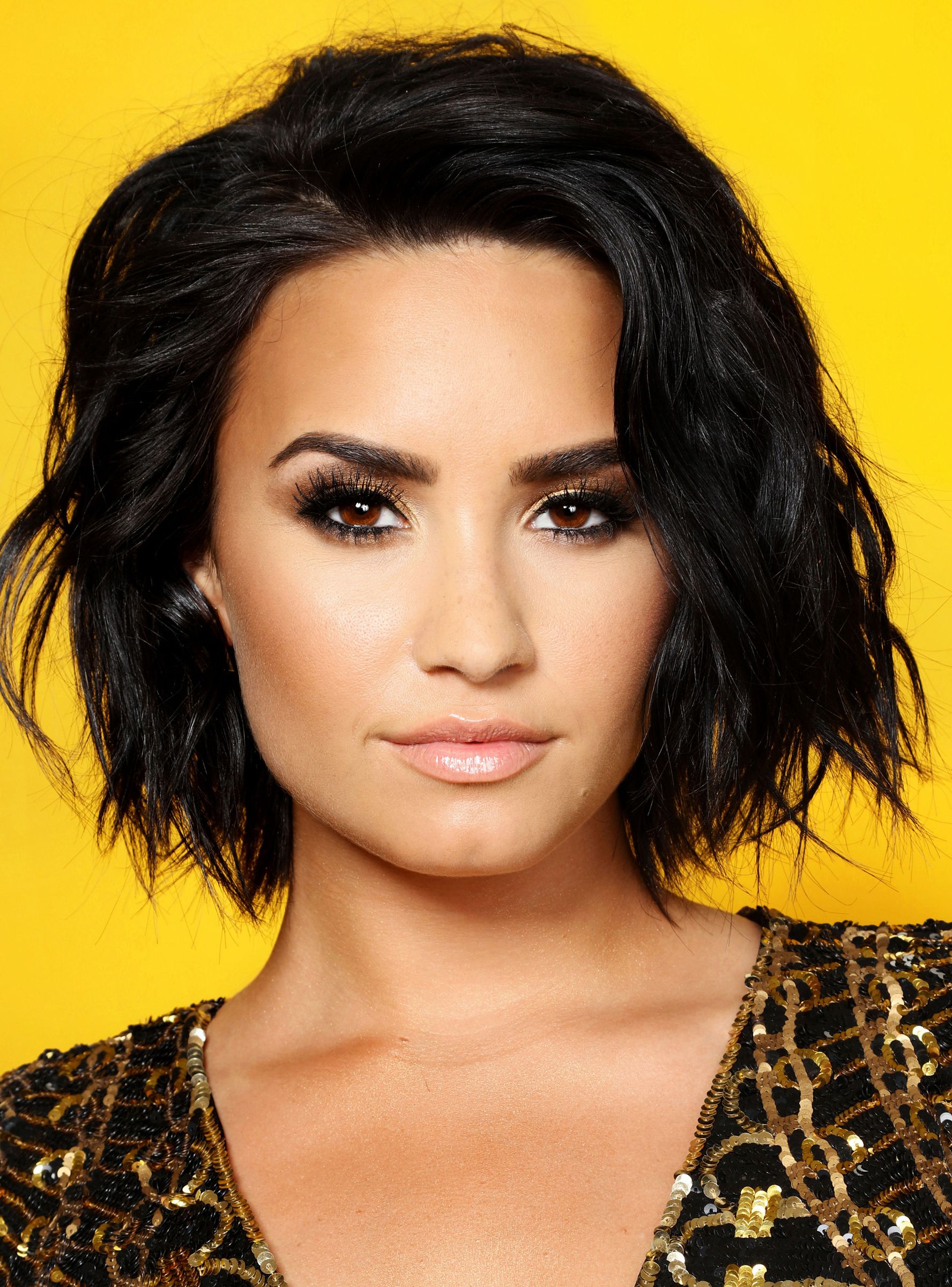 Featured Photo of Demi Lovato Short Haircuts