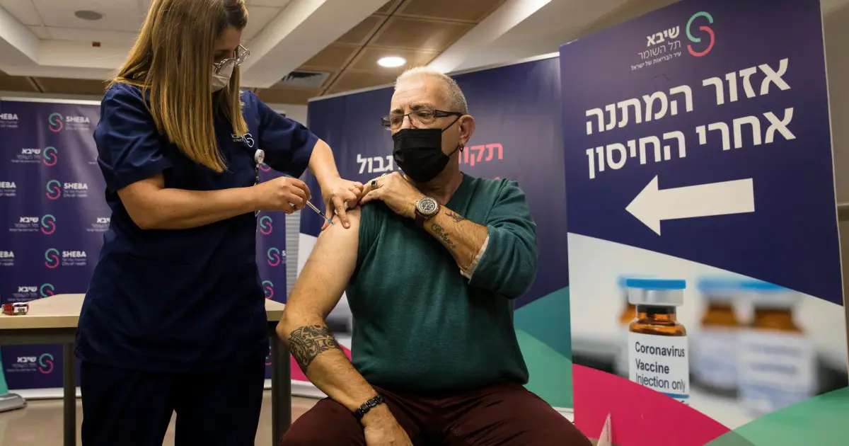 Israel begins administering 4th vaccine dose amid omicron surge