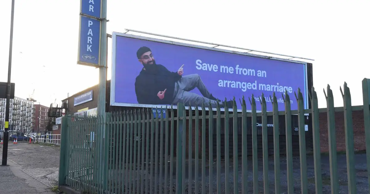 Man's billboard campaign to try and find his 'Mrs Right'