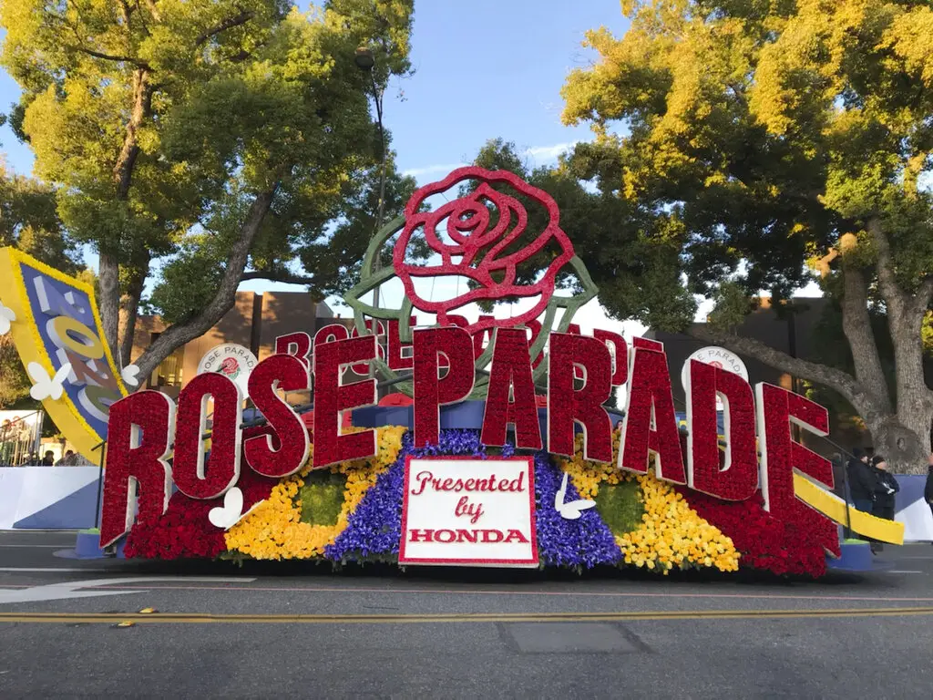 New Year’s Rose Parade proceeds despite Covid-19 surge