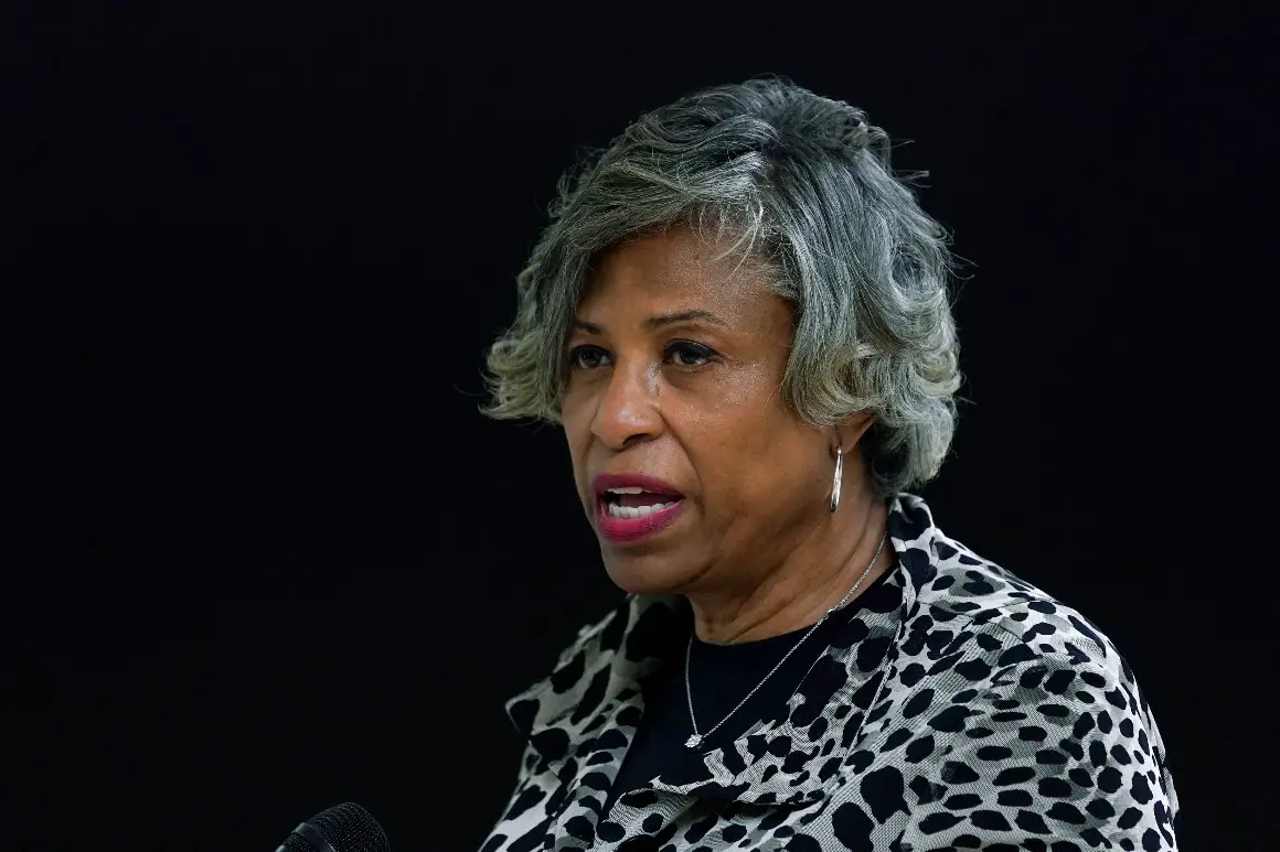 Rep. Brenda Lawrence becomes 25th House Democrat to retire