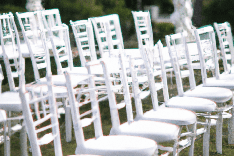 The Timeless Elegance of White Chiavari Chairs