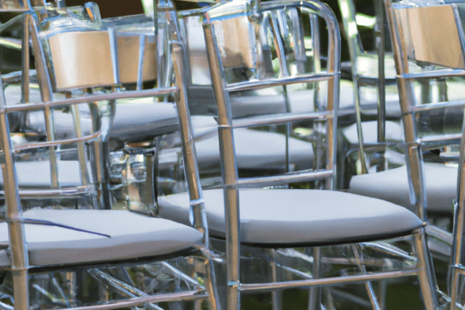 The Chic Look of Silver Chiavari Chairs