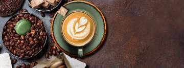 Art Latte und Kaffeebohnen
