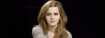 Emma Watson fekete háttéren