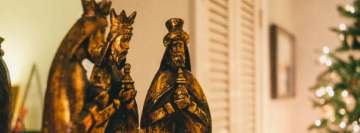 Tres Reyes Magos con sus ofrendas para Jesús