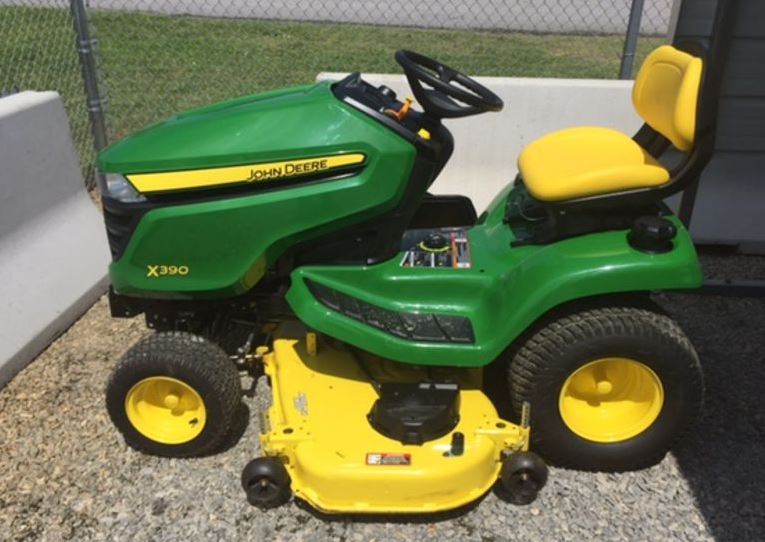 John Deere X390 with 48-in. Deck Lawn Tractor