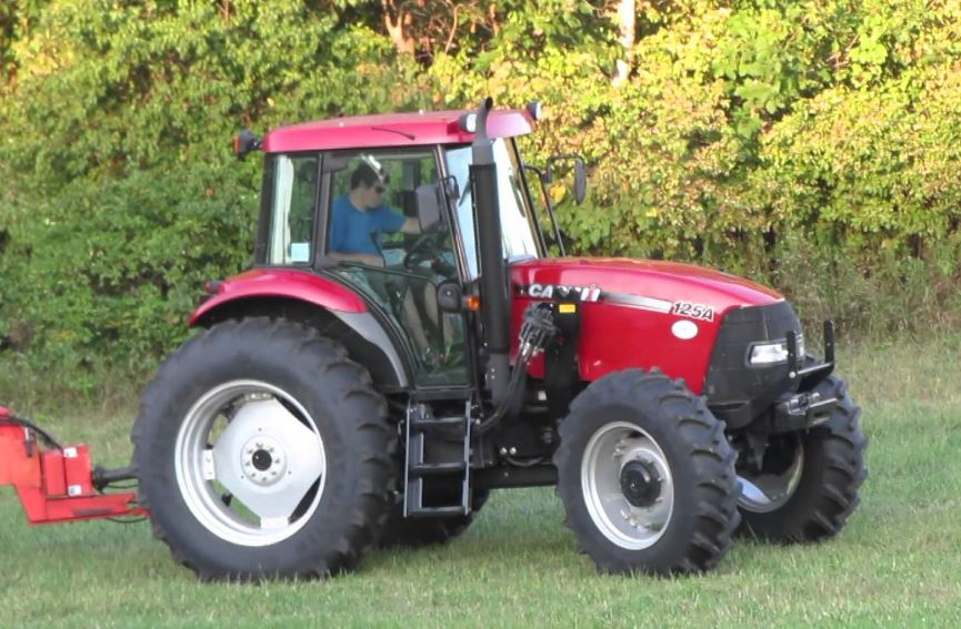 CASE IH FARMALL 125 A Tractor