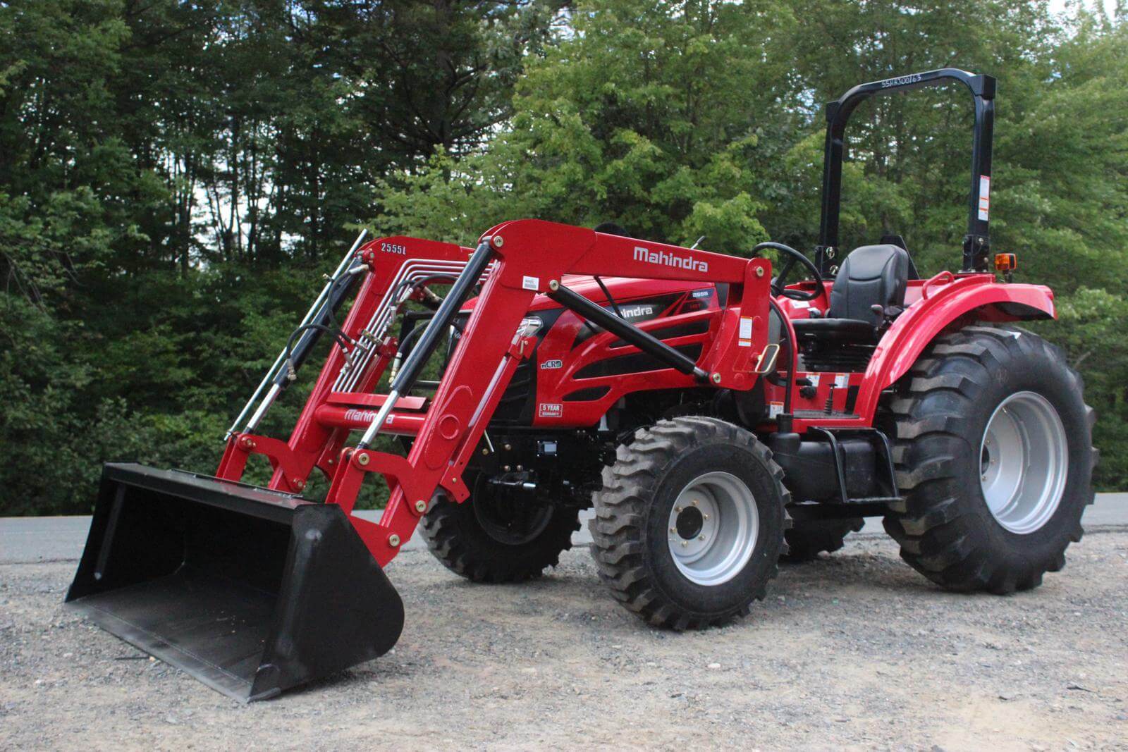 Mahindra 2555 HST Compact Tractor