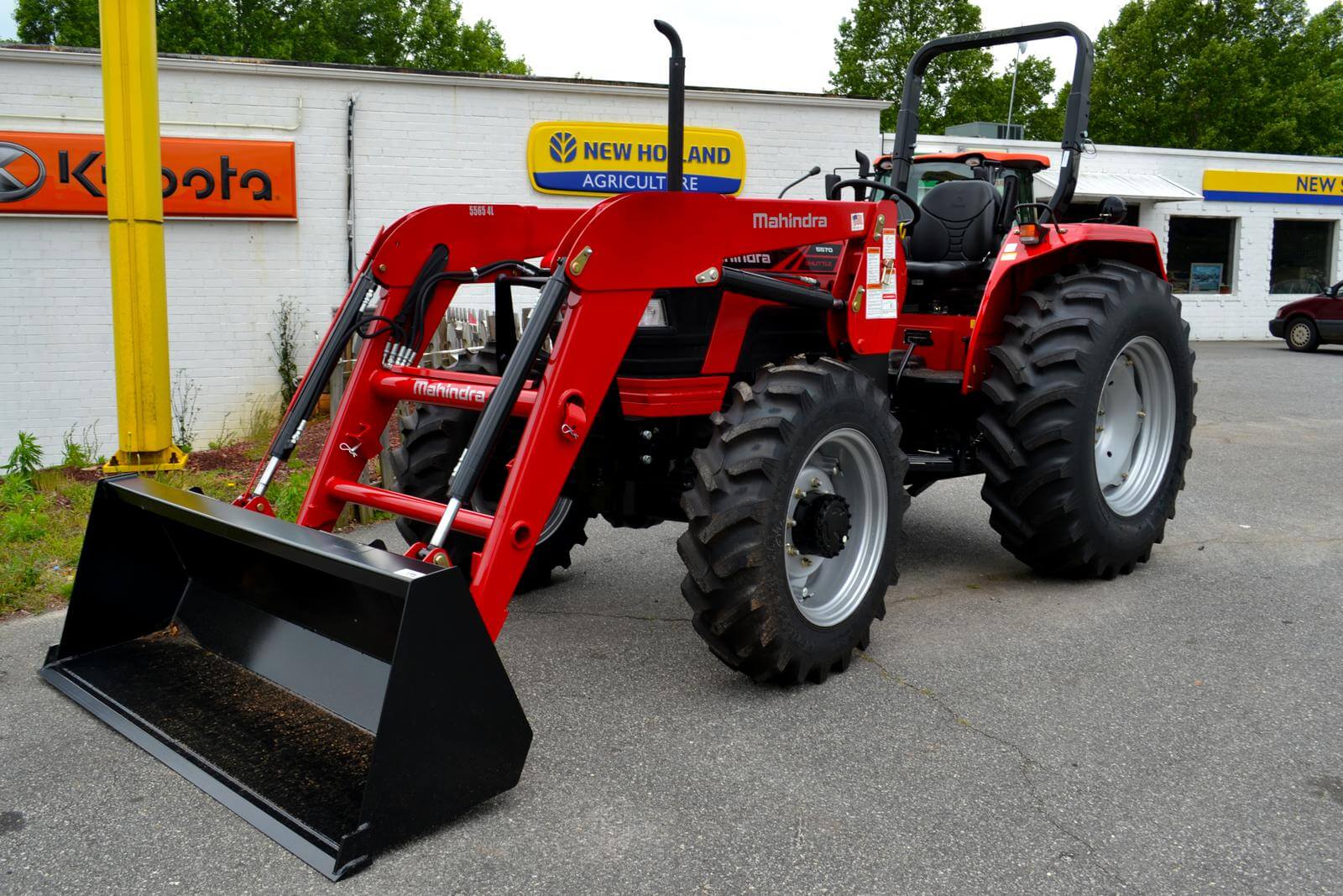 Mahindra 5570 4WD Utility Tractor