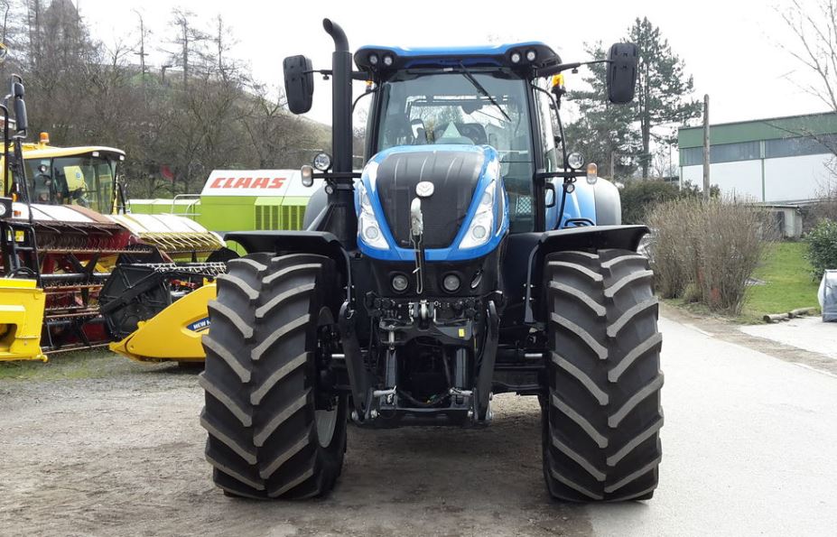 New Holland T7 Heavy Duty Tractor overview