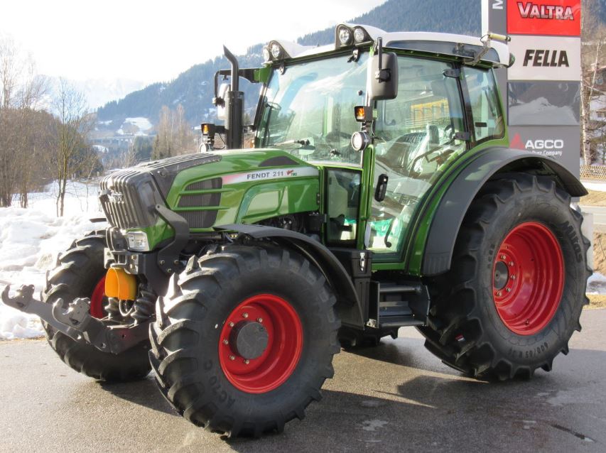 Fendt 211 Vario Tractor