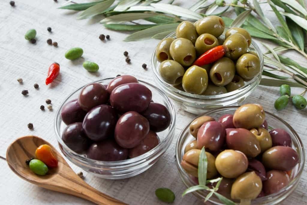 What to eat in Greece - popular Greek food to try | travelpassionate.com