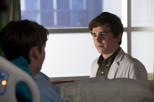 Shaun talks with his patient - The Good Doctor Season 1 Episode 5