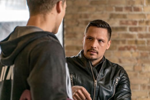Rixton Is Wary - Chicago PD Season 4 Episode 14