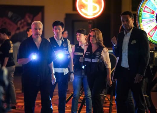 Searching the Casino - CSI: Vegas Season 1 Episode 10