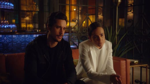 James and Teresa Come Up With a Plan - Queen of the South