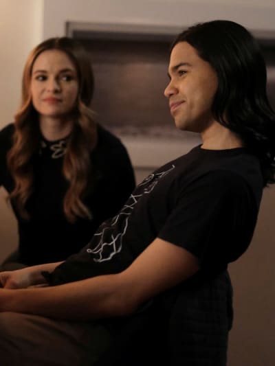 Cisco and Caitlin - The Flash Season 7 Episode 12