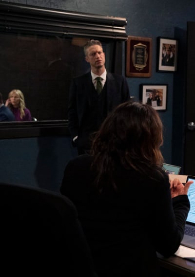 Helping Out - Law & Order: SVU Season 22 Episode 9