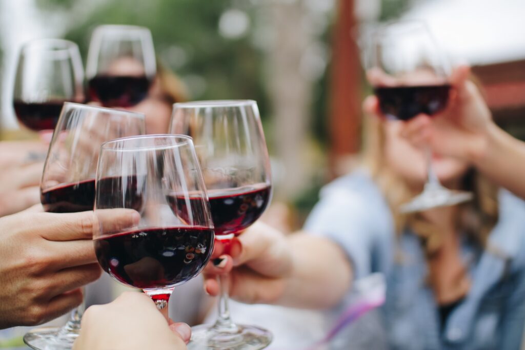 7 Creative Ways To Drink Wine In 2021 3
