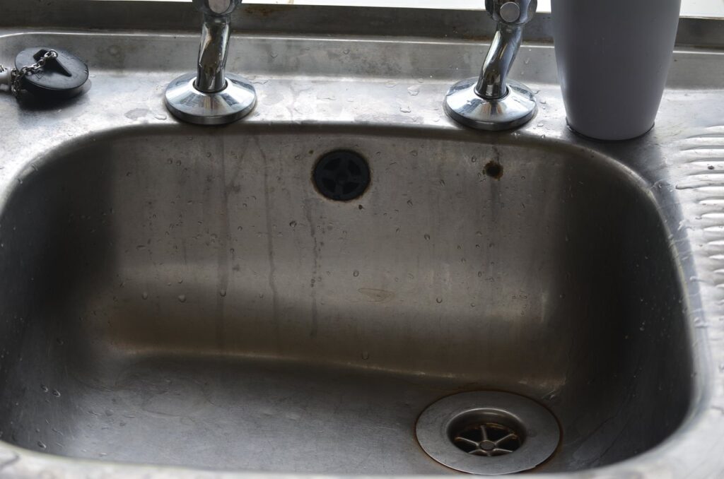 Signs You Need To Replace Your Old Kitchen Sink 3