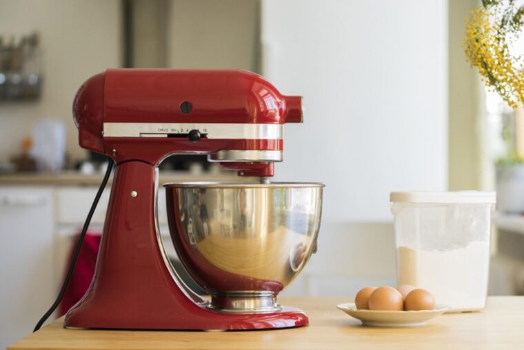 6 Best Stand Mixers For All Your Baking Needs 4