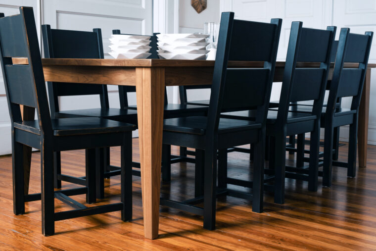 6 Signs Your Kitchen Table Is Too Big & You Need a New One 1