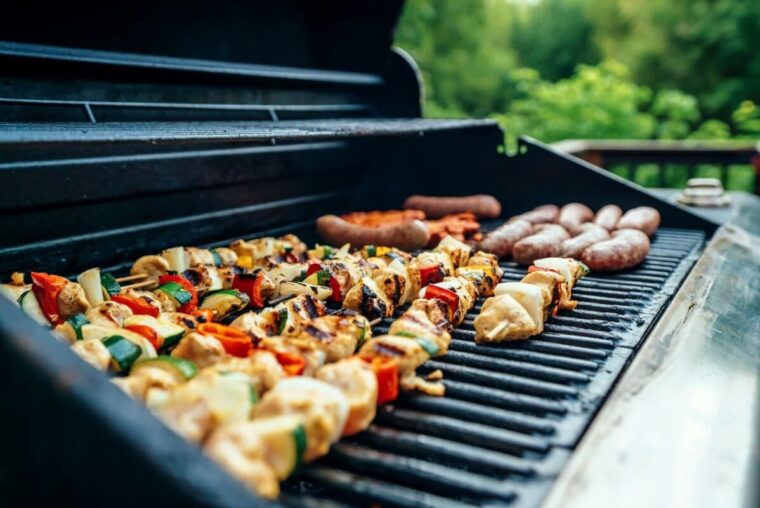 How to Buy a BBQ Grill to Fit Your Family Needs 2