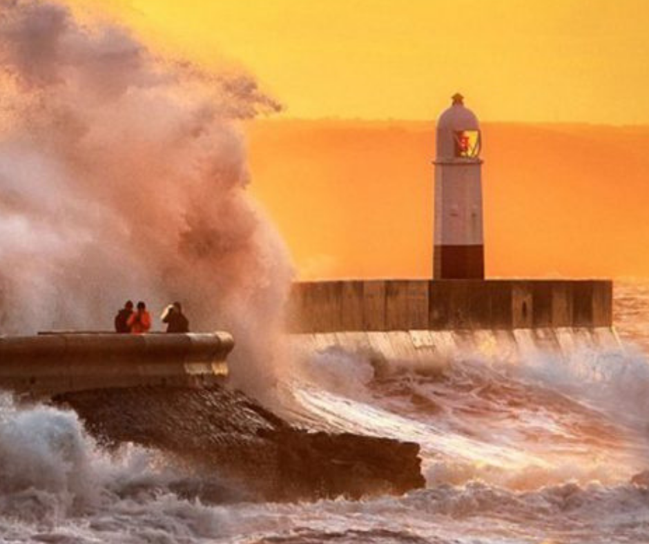 Porthcawl Lighthouse & Waves