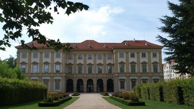 Дворец Лихтенштейнов на Фюрстенгассе (Palais Liechtenstein (Fürstengasse))