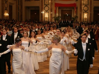 Танцуют все! Сезон балов в Вене