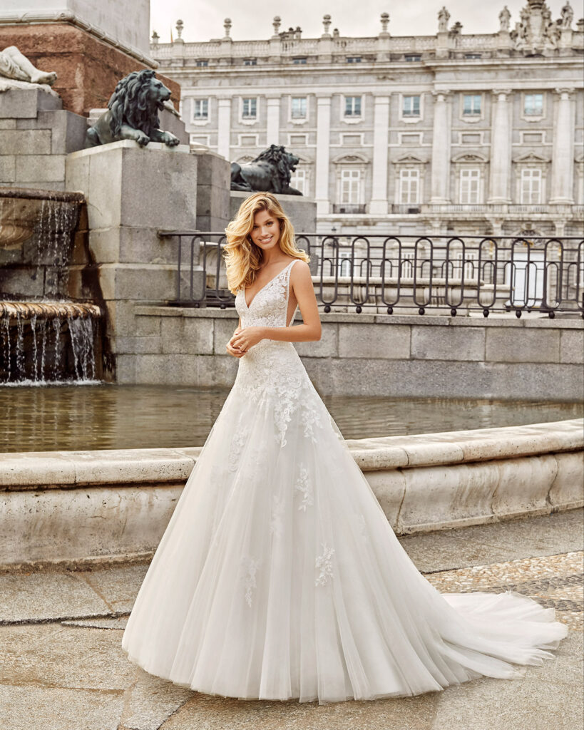 Aire Barcelona 2020 lace tulle ball gown wedding dress v neck