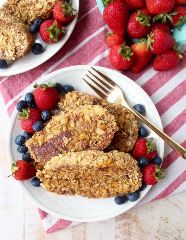 Cornflake crusted french toast is a delicious and easy breakfast recipe that takes traditional french toast and gives it a crispy twist!