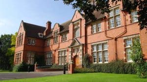 Harper-Adams-University0A-Top-10-Veterinary-Universities-in-UK.jpeg