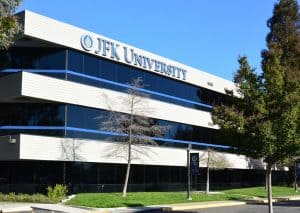 Universitat John F Kennedy - Col·legis en línia assequibles per a psicologia