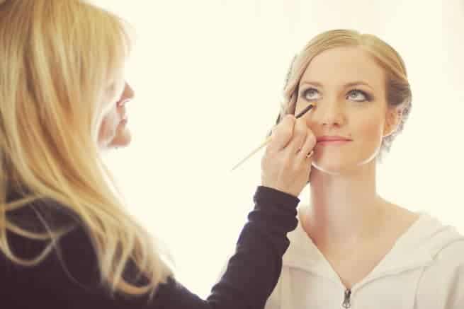 Korsijiet ta' Makeup Online b'xejn b'Ċertifikat