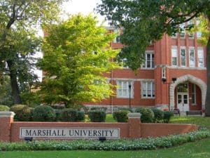 جامعة مارشال - كلية رخيصة على الإنترنت لكل ساعة معتمدة