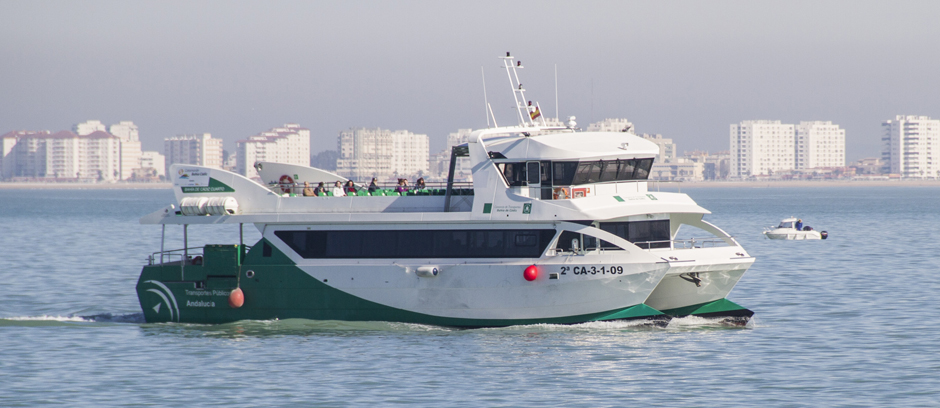 Ya funciona el catamarán Cádiz-Rota