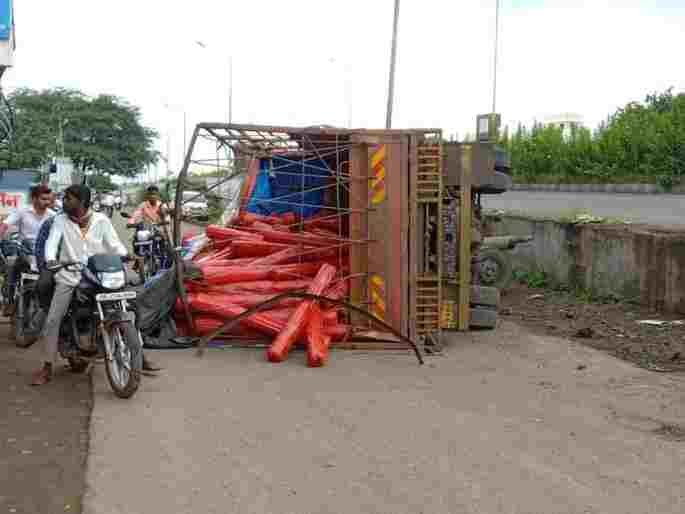 Sangamner nashik pune Highway truck Accident 