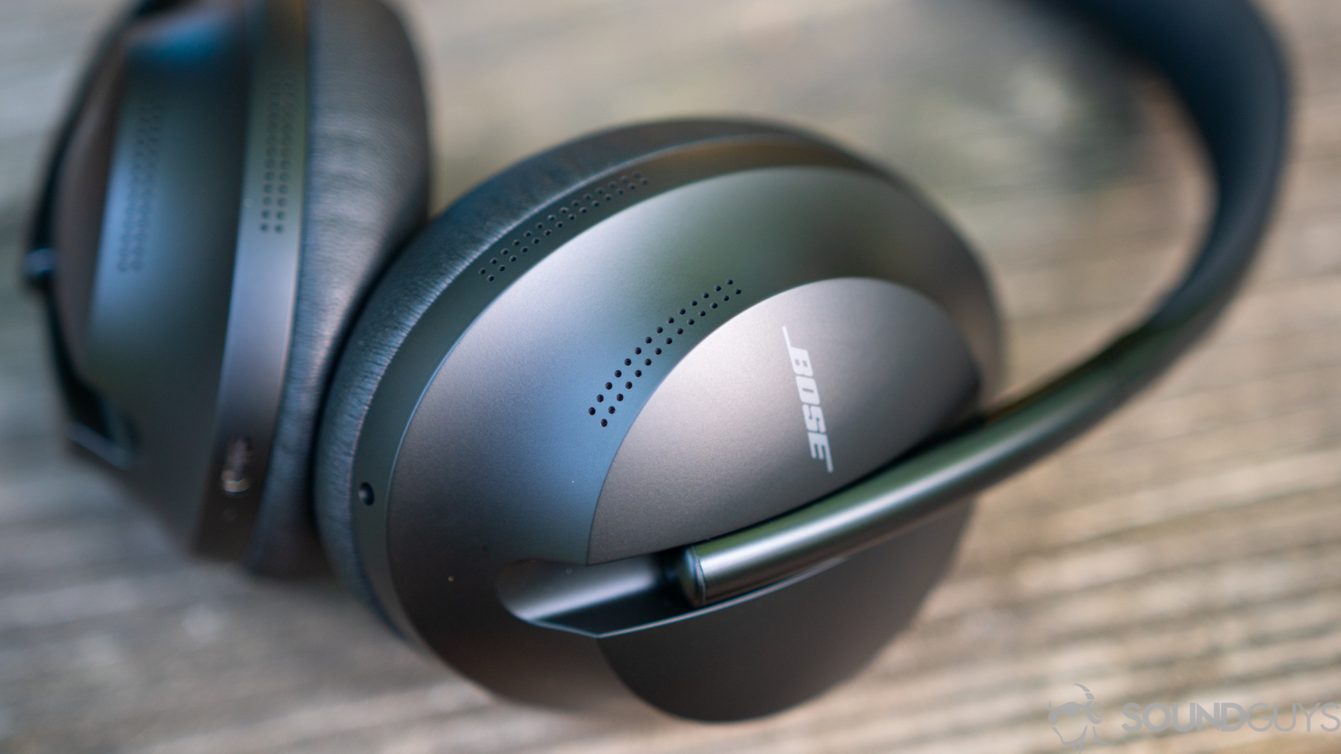 A pair Bose Noise Cancelling 700 headphones deals