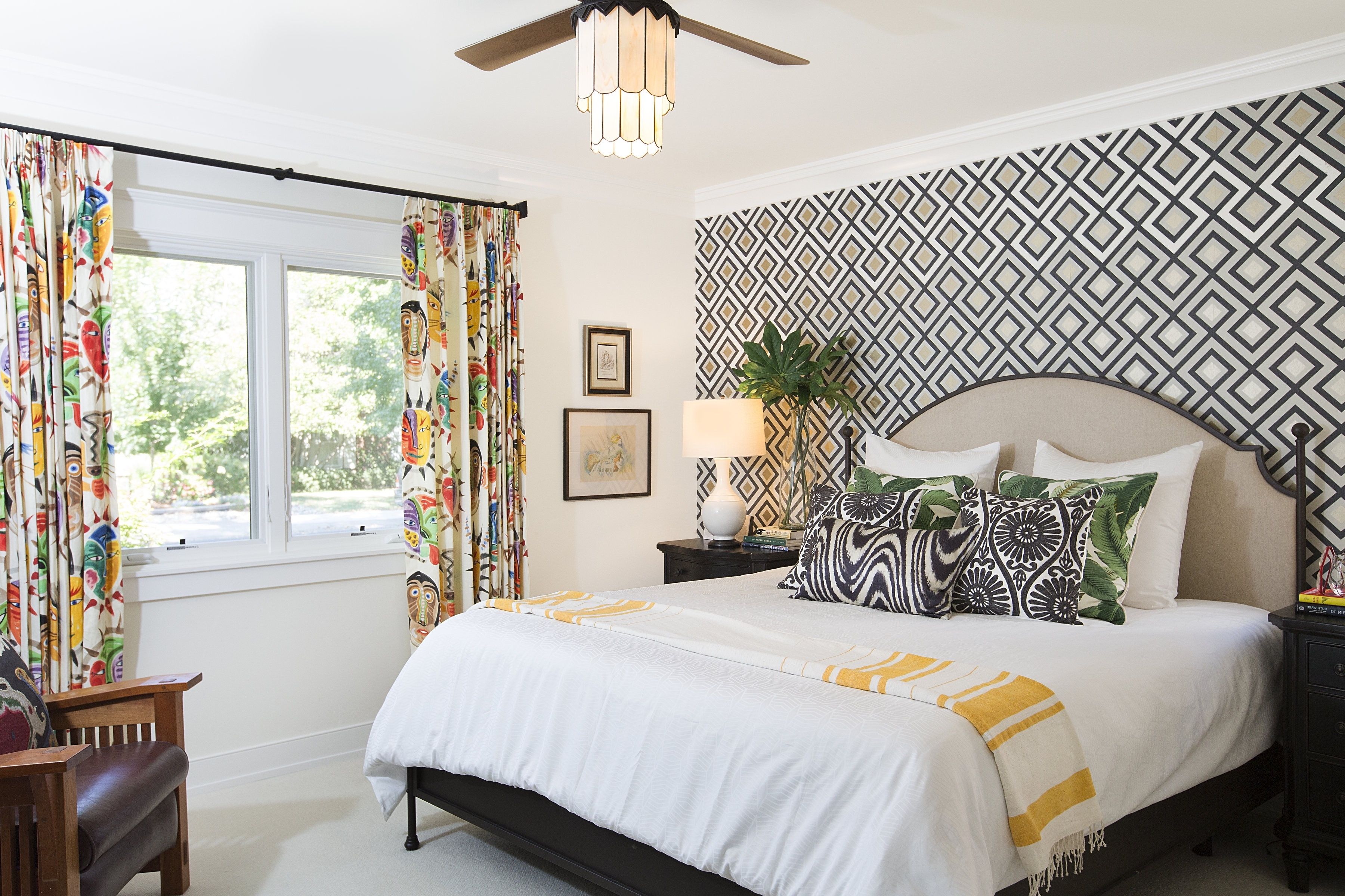 Featured Photo of Wallpaper Bedroom Wall Accents