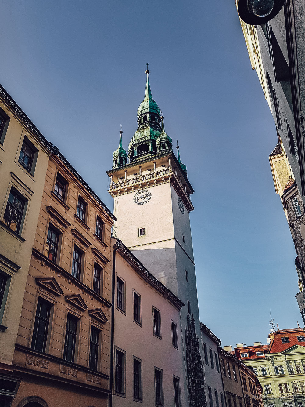 Brünn ist die zweitgrößte Stadt in Tschechien und neben Prag ideal für einen Kurzurlaub, Villa Tugendhat, Basilika Peter & Paul, Gebeinhaus, Palais Dietrichstein, Labyrinth unter der Stadt