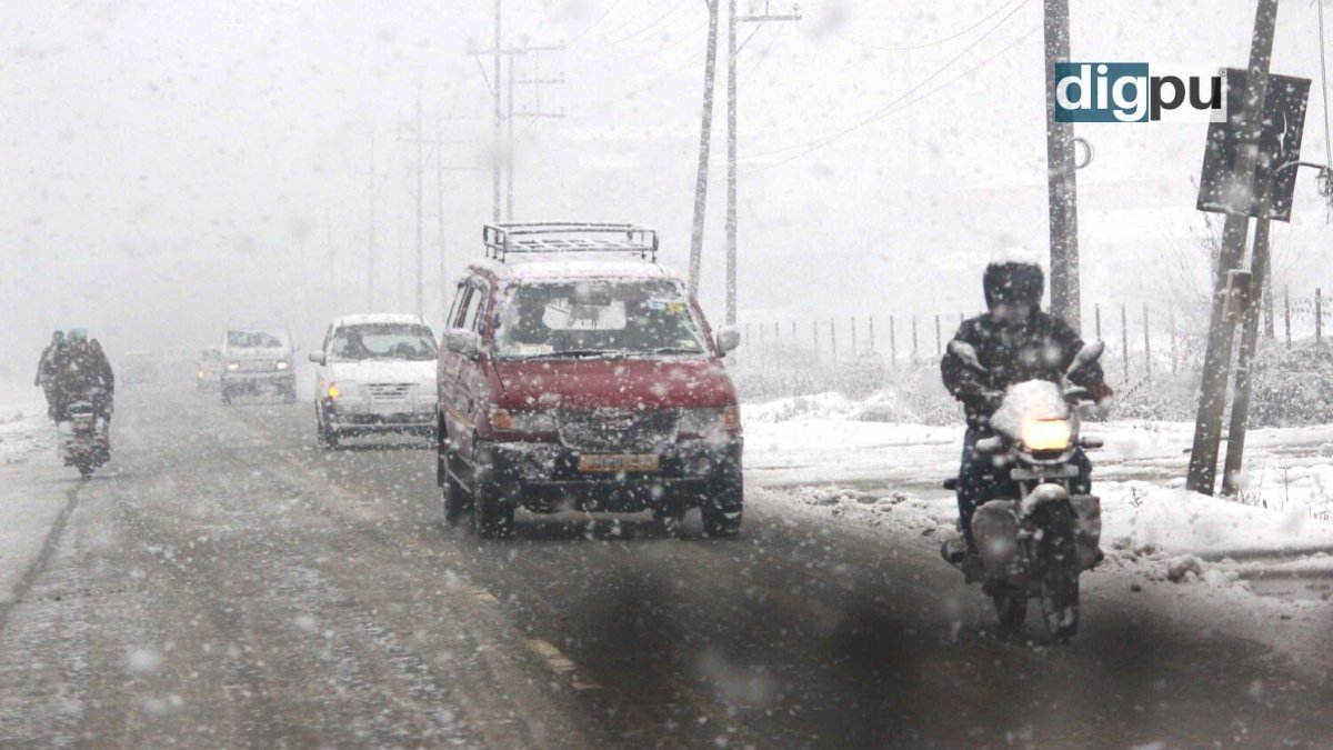 Heavy Snowfall in Kashmir chants the glory of this snow heaven - Digpu News