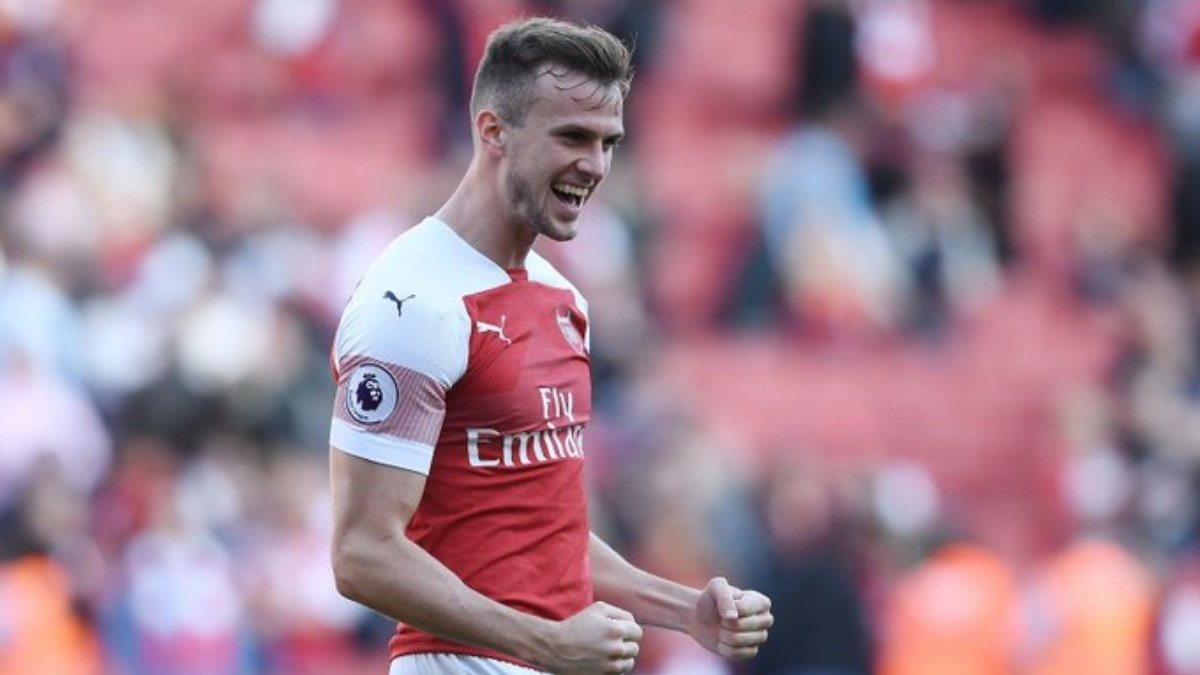 Rob Holding signs three-year contract with Arsenal