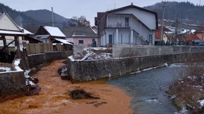 Apele Române: Sancțiune în valoare de 120.000 de lei pentru firma responsabilă de poluarea râurilor Băița, Lăpuș și Someș