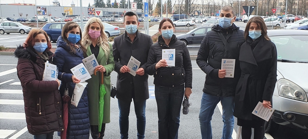 Acțiune pentru binele tuturor: În județul Maramureș, o campanie de conștientizare a cetățenilor, despre locurile de parcare, pentru cei cu dizabilități! (FOTO)