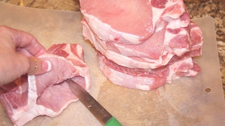 Au scăpat cu bine: În județul Maramureș o familie întreagă a consumat carne de porc infestată cu trichineloză! Membrii ei sunt în spital! Anunț făcut de DSVSA!