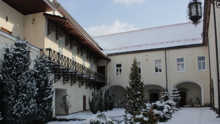 Muzeul de Istorie și Arheologie Maramureș își așteaptă vizitatorii cu 11 expoziții permanente și temporare